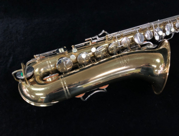 Photo Late Vintage Buescher 400 Lacquer Tenor Saxophone, Serial #717672